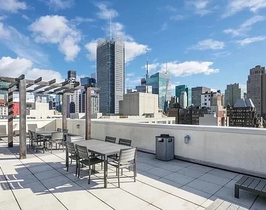 350 West 37th Street - Photo Thumbnail 11
