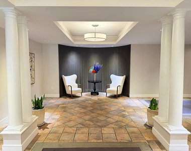 West 34th Street - Photo Thumbnail 7
