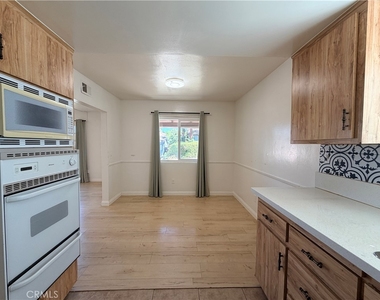 3007 Norsewood Drive - Photo Thumbnail 7