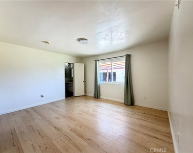 3007 Norsewood Drive - Photo Thumbnail 9