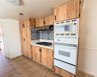 3007 Norsewood Drive - Photo Thumbnail 6