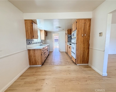 3007 Norsewood Drive - Photo Thumbnail 5