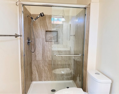 3007 Norsewood Drive - Photo Thumbnail 13