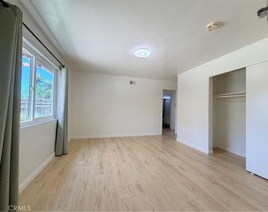 3007 Norsewood Drive - Photo Thumbnail 10