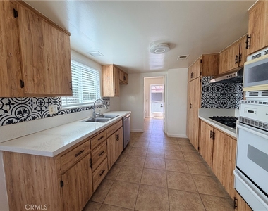 3007 Norsewood Drive - Photo Thumbnail 4