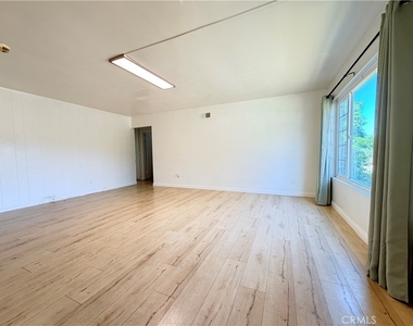 3007 Norsewood Drive - Photo Thumbnail 3