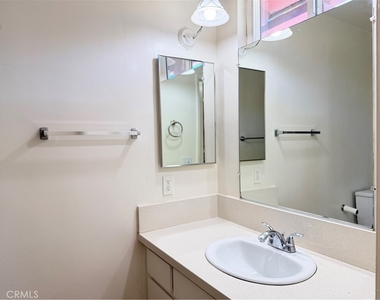3007 Norsewood Drive - Photo Thumbnail 14
