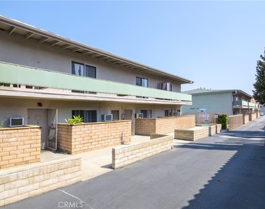922 W Duarte Rd - Photo Thumbnail 1