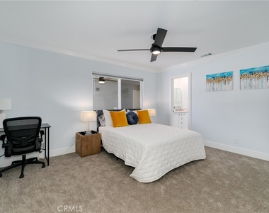 8017 Cambridge Avenue - Photo Thumbnail 16