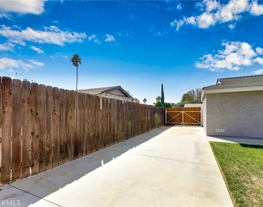 8017 Cambridge Avenue - Photo Thumbnail 25