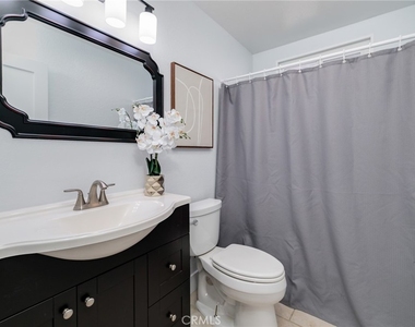 8017 Cambridge Avenue - Photo Thumbnail 15
