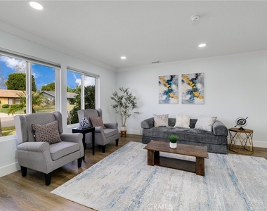 8017 Cambridge Avenue - Photo Thumbnail 3