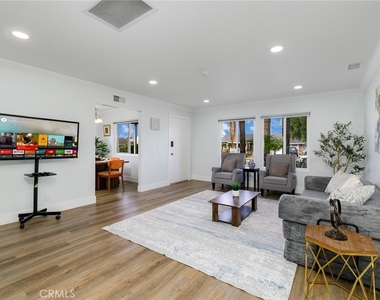 8017 Cambridge Avenue - Photo Thumbnail 6
