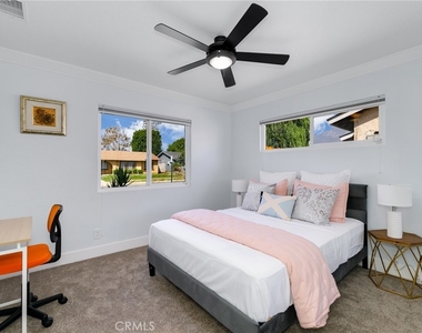 8017 Cambridge Avenue - Photo Thumbnail 21