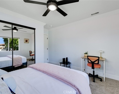 8017 Cambridge Avenue - Photo Thumbnail 22