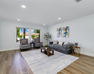 8017 Cambridge Avenue - Photo Thumbnail 4