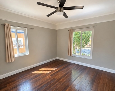 1652 La Golondrina Avenue - Photo Thumbnail 7