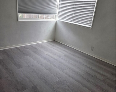 859 Monterey Road - Photo Thumbnail 5