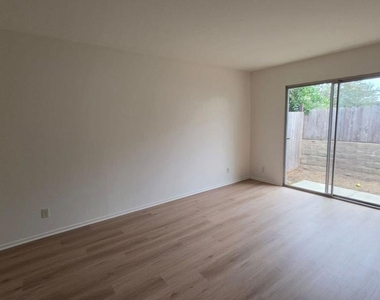 1205 Snipe Avenue - Photo Thumbnail 11