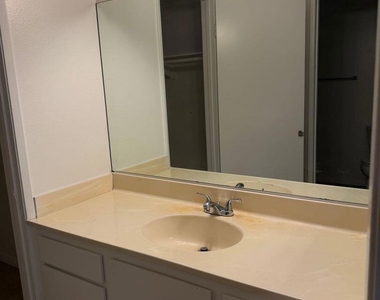 1205 Snipe Avenue - Photo Thumbnail 8