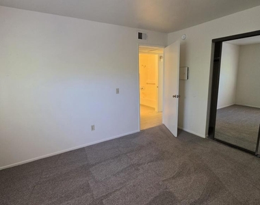 234 S Steckel Drive - Photo Thumbnail 4