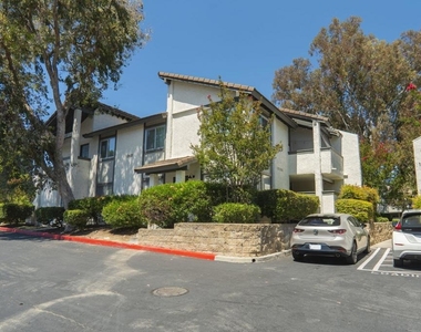 1340 E Hillcrest Drive - Photo Thumbnail 23