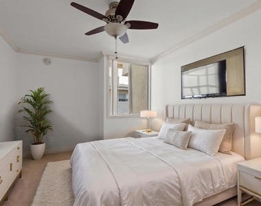 5325 Newcastle Avenue - Photo Thumbnail 17