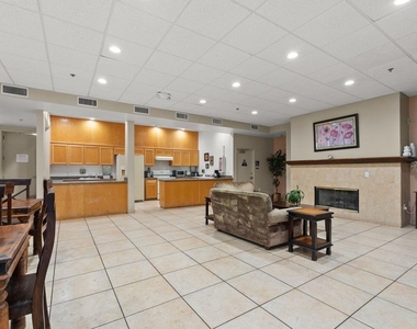 5325 Newcastle Avenue - Photo Thumbnail 25