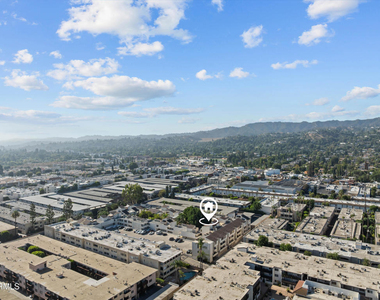 5325 Newcastle Avenue - Photo Thumbnail 27