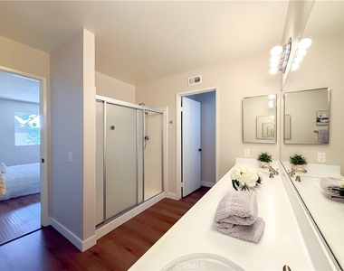 1034 E Romney Drive - Photo Thumbnail 22