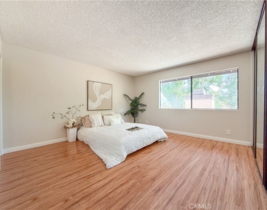 1034 E Romney Drive - Photo Thumbnail 18