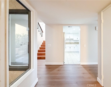 1034 E Romney Drive - Photo Thumbnail 37