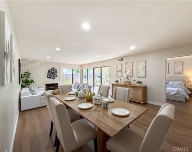 1034 E Romney Drive - Photo Thumbnail 4