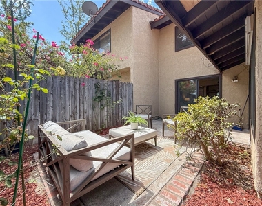 1034 E Romney Drive - Photo Thumbnail 45