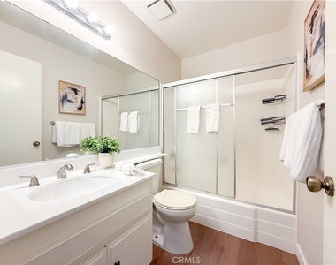 1034 E Romney Drive - Photo Thumbnail 31