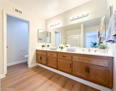 1034 E Romney Drive - Photo Thumbnail 21