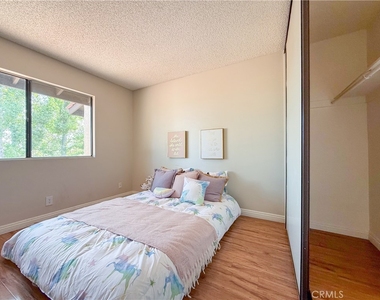 1034 E Romney Drive - Photo Thumbnail 30