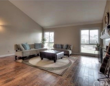 2543 Farview - Photo Thumbnail 5