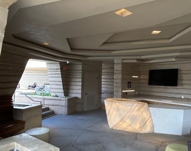 1055 Cadence - Photo Thumbnail 29