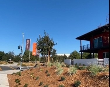 1055 Cadence - Photo Thumbnail 2