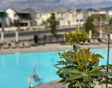 1055 Cadence - Photo Thumbnail 44