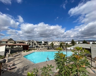 1055 Cadence - Photo Thumbnail 43