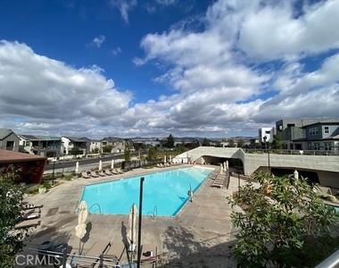 1055 Cadence - Photo Thumbnail 42