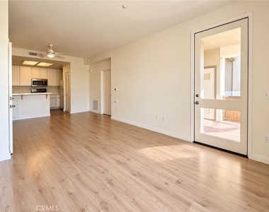 2960 Champion Way - Photo Thumbnail 1