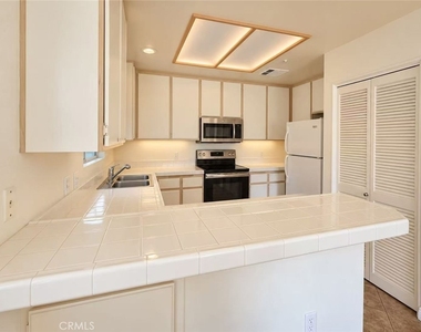 2960 Champion Way - Photo Thumbnail 4