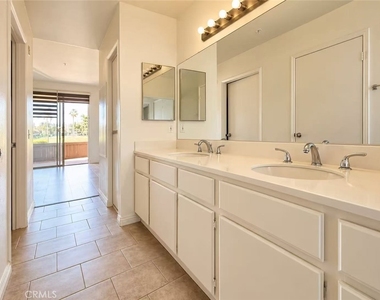 2960 Champion Way - Photo Thumbnail 7