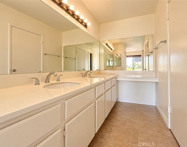 2960 Champion Way - Photo Thumbnail 8