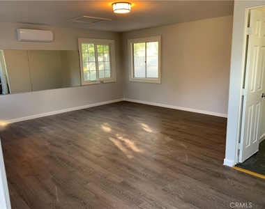 25814 Homeland Avenue - Photo Thumbnail 12