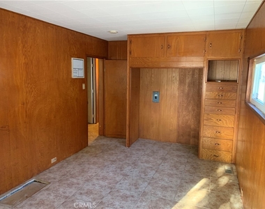 25814 Homeland Avenue - Photo Thumbnail 7