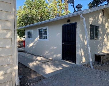 25814 Homeland Avenue - Photo Thumbnail 11